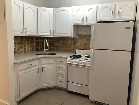 Rented by Compass | media 10