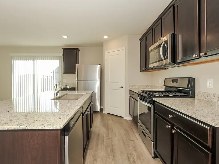 7084 S Victor Dr — Photo 5