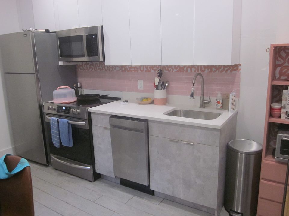 1st image of 425 Wythe Ave #Ca