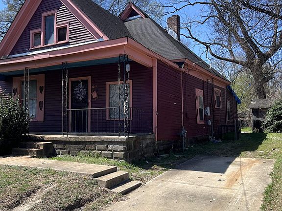 3rd image of 1211 Sylvan St