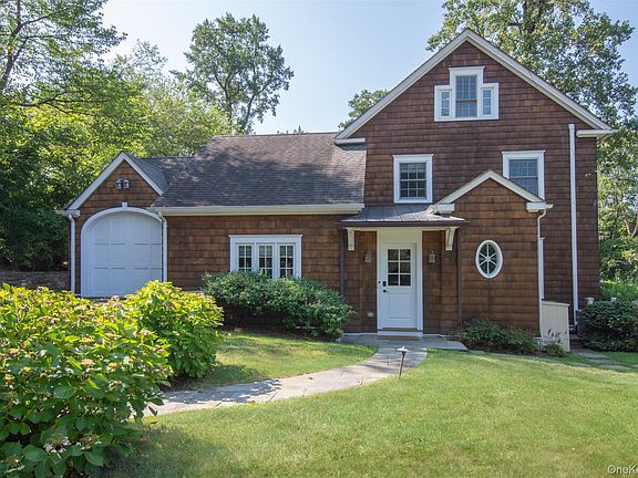 4th image of 42 Summit Avenue