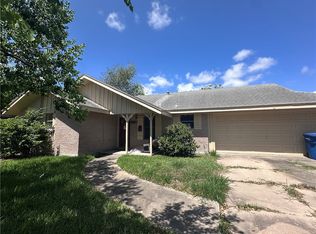 825 Crestview Dr, Corpus Christi, TX 78412