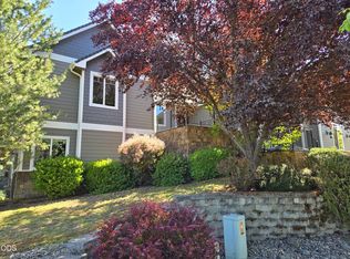 1868 NW F St, Grants Pass, OR 97526