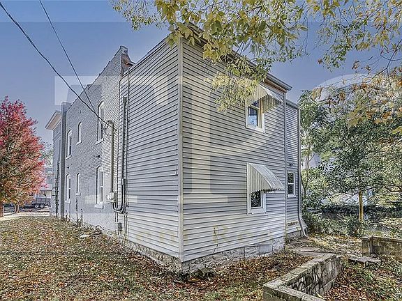 5th image of 2704 Park Ave