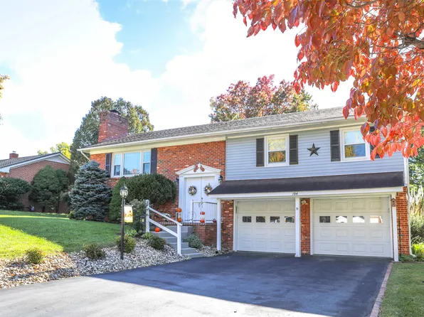 104 Country Lodge Rd, Waynesboro, VA 22980