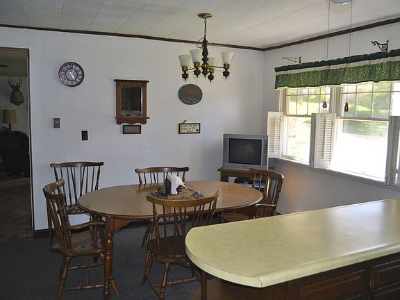 4th image of 2 Calkins Ln