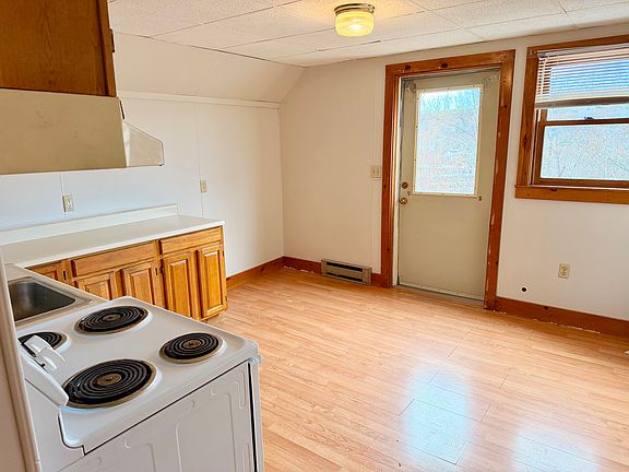 3rd image of 30 Rockland St