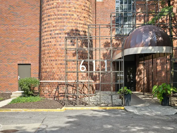 611 N Park Ave APT 205, Indianapolis, IN 46204