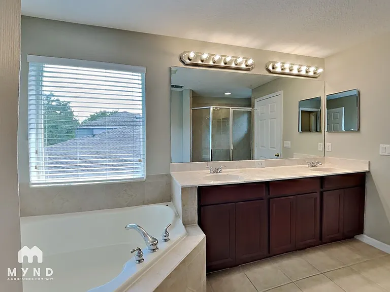 1460 Travertine Ter — Photo 10