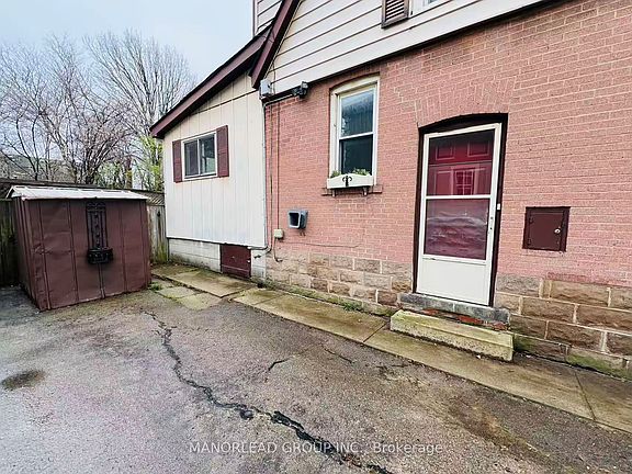 3rd image of 19 Cloverhill Rd