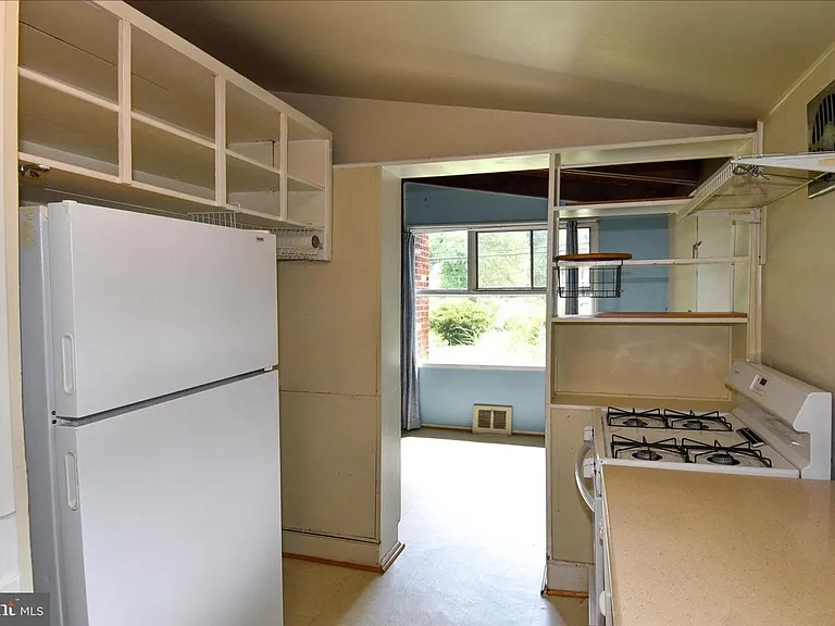 3415 Gallows Rd — Photo 14