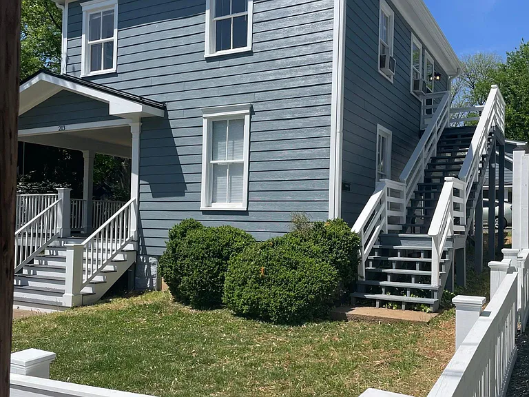 213 Douglas Ave #B — Photo 1