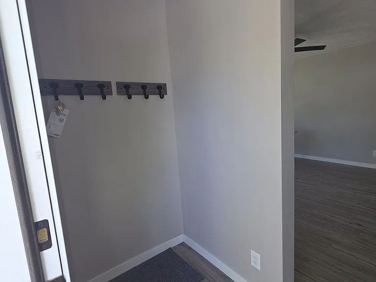 232 Maple Ave — Photo 16