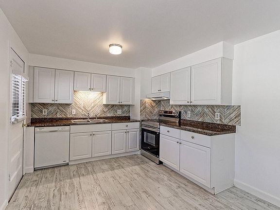 5th image of 1165 W 96th Pl