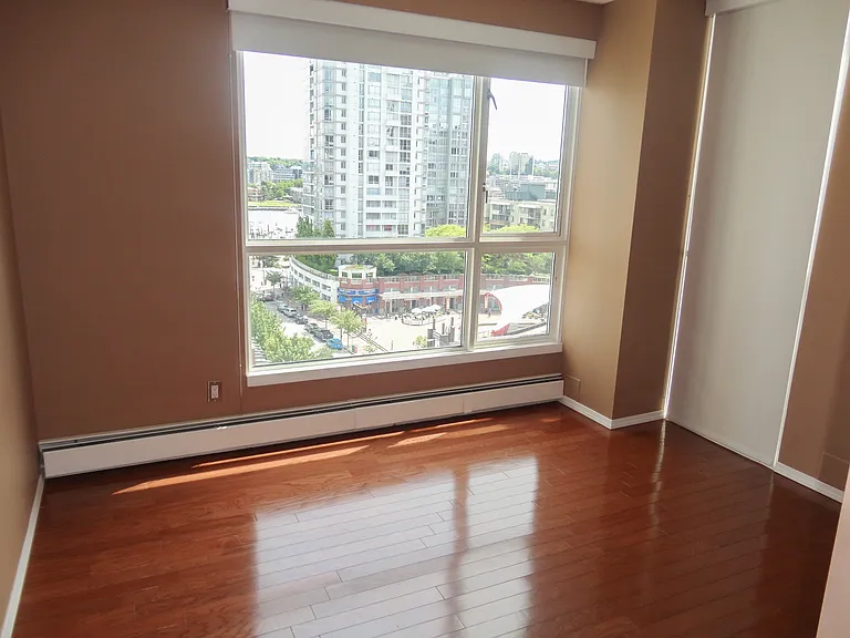 283 Davie St #1005 — Photo 9