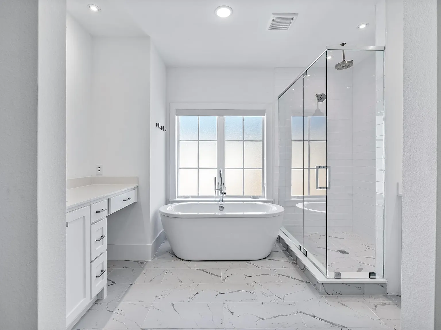 5 bed, 4500 sqft, $14,500 — Photo 4