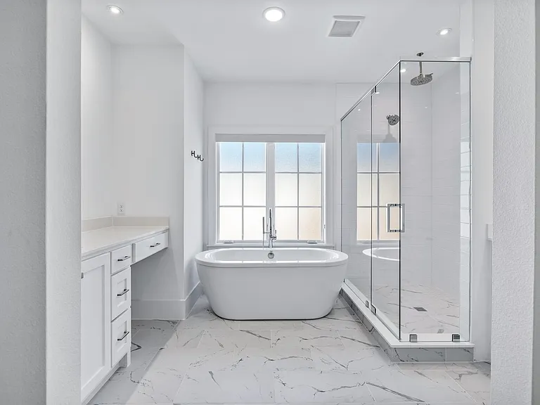 6401 Richmond Ave — Photo 4