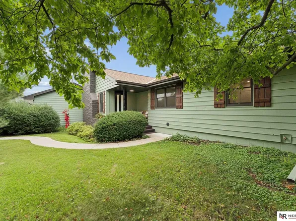 445 S 85th St, Omaha, NE 68114