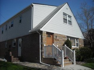 1535 150th St, Whitestone, NY 11357