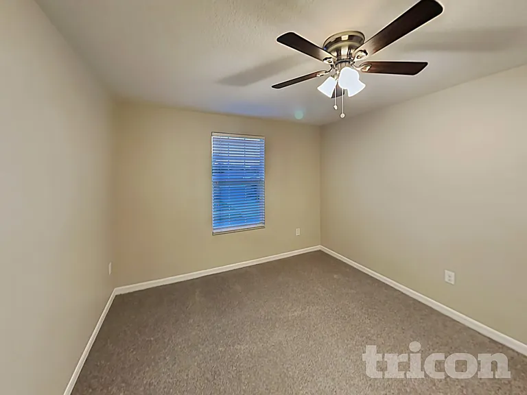 1609 Redmond Brook Ln — Photo 12