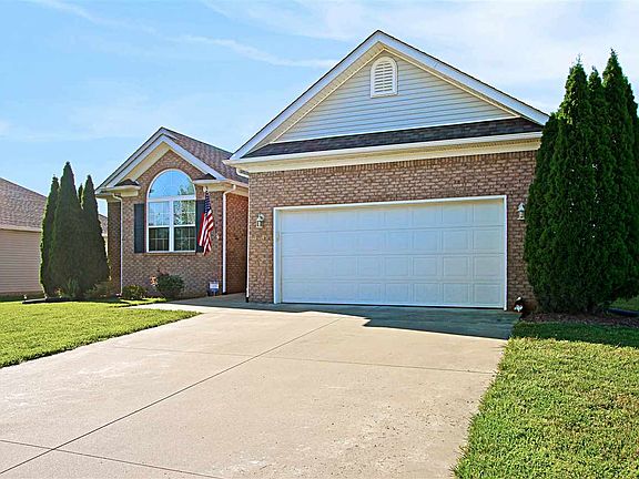 3rd image of 3345 Fair Oaks Cir