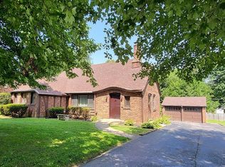 207 Maplewood Dr, Clarksville, IN 47129