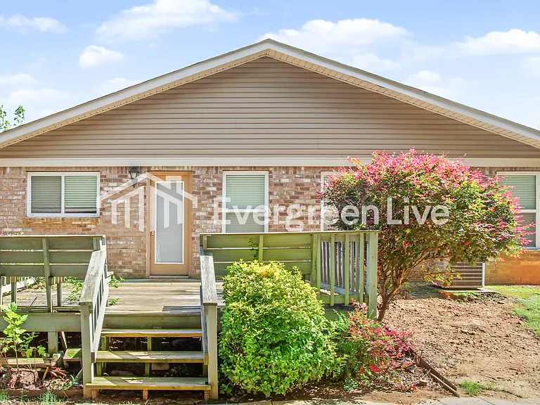 233 Laramie Cir NW — Photo 14