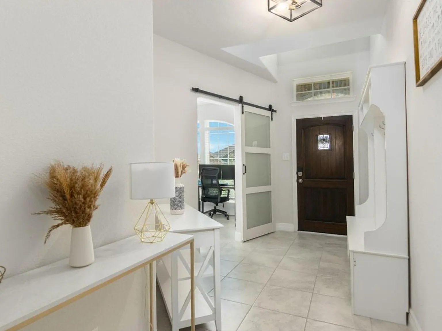 4 bed, 2.5 bath, 2601 sqft, $2,500 — Photo 4