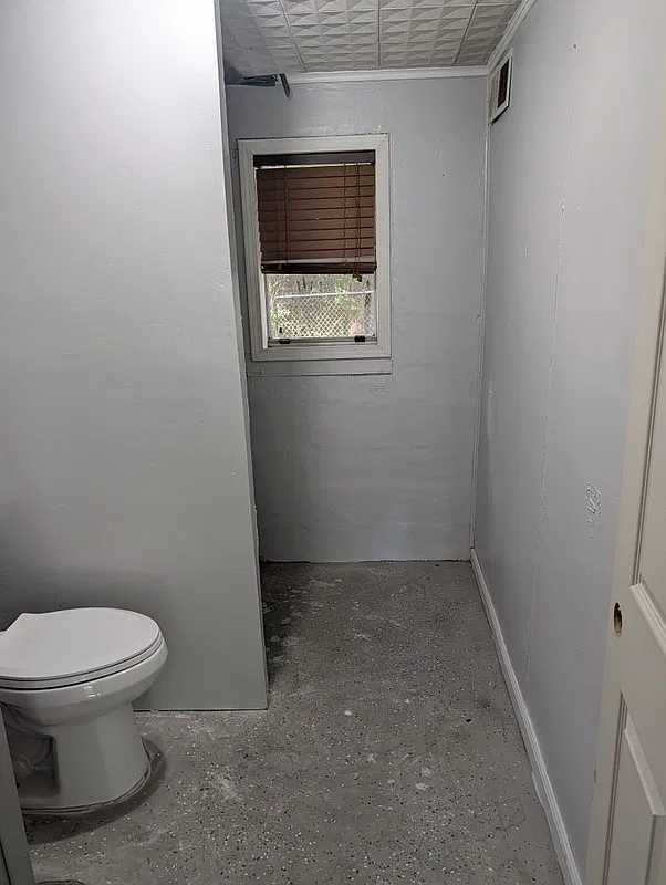 536 Selina St — Photo 2