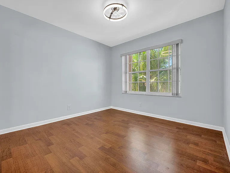 10820 Buttonwood Lake Dr — Photo 15