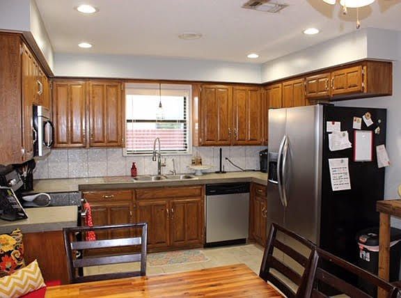 5th image of 1362 Fox Hollow St