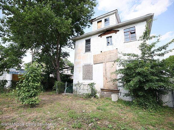 5th image of 16 Renfrew Pl