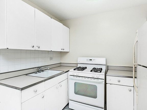 5th image of 80 Gold St APT 4A