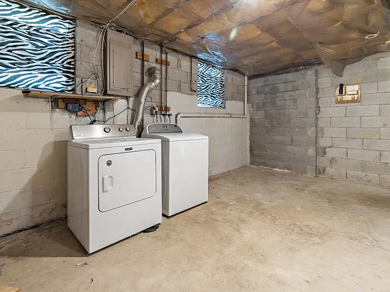 8638 Gambier Hbr — Photo 33