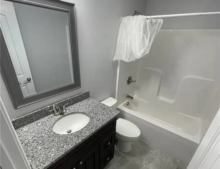 200 Franklin Ave #200 — Photo 3