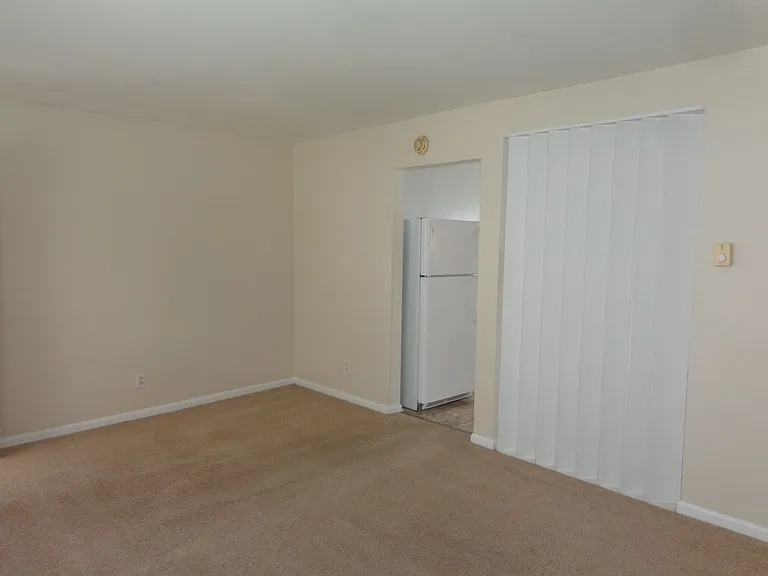 4638 Coronet Ave — Photo 4