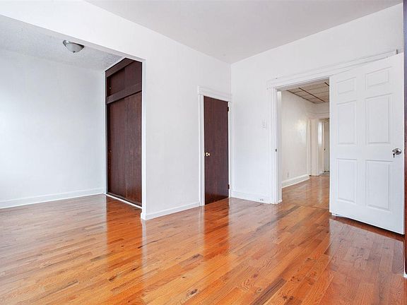2nd image of 164 Mallory Ave #2