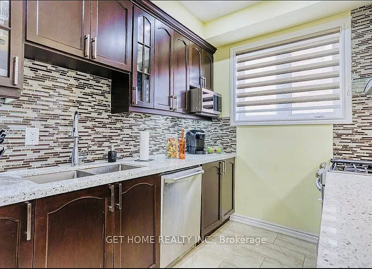 26 Sprucewood Rd — Photo 7