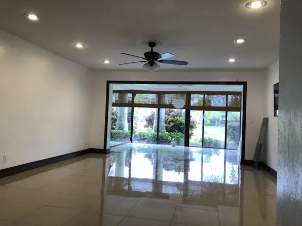 4360 Fountains Dr, Lake Worth, FL 33467