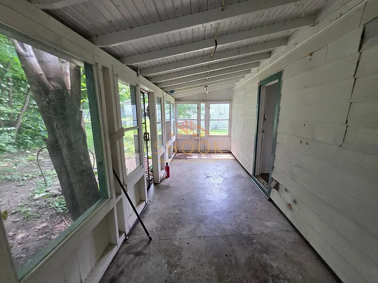 1600 Ferry St — Photo 12
