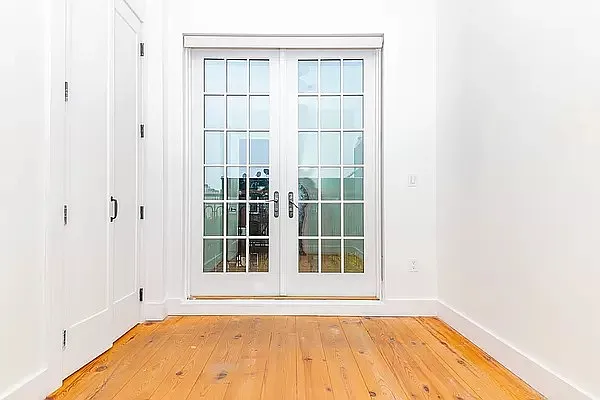 Rented by Nooklyn NYC LLC | media 120