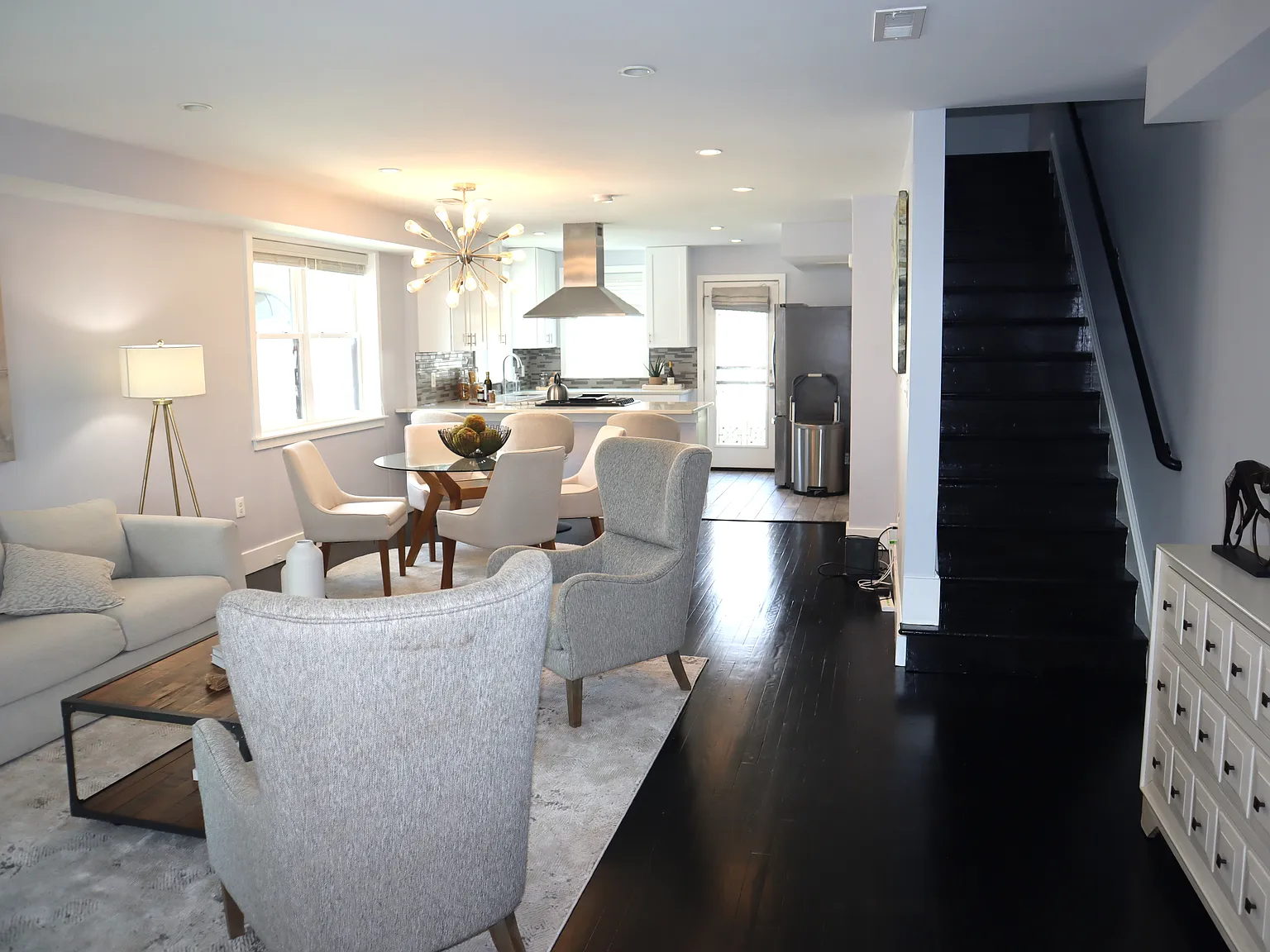 4 bed, 3.5 bath, 1881 sqft, $6,000 — Photo 4