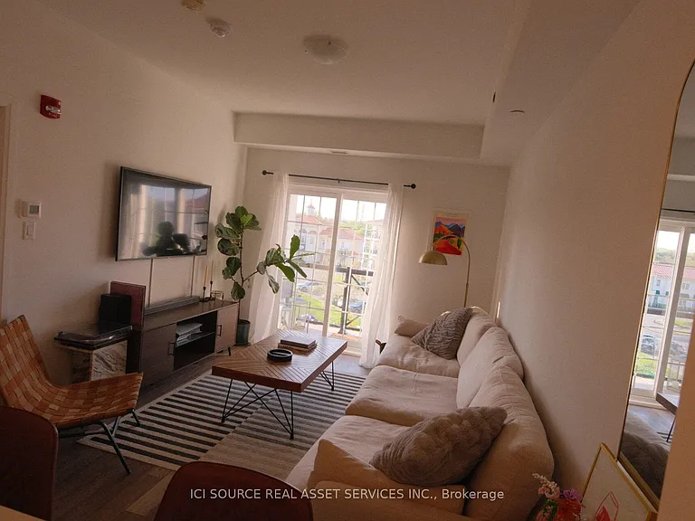 50 Lakebreeze Dr #421 — Photo 4