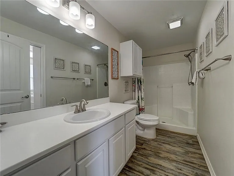 15102 Dory Dr — Photo 9