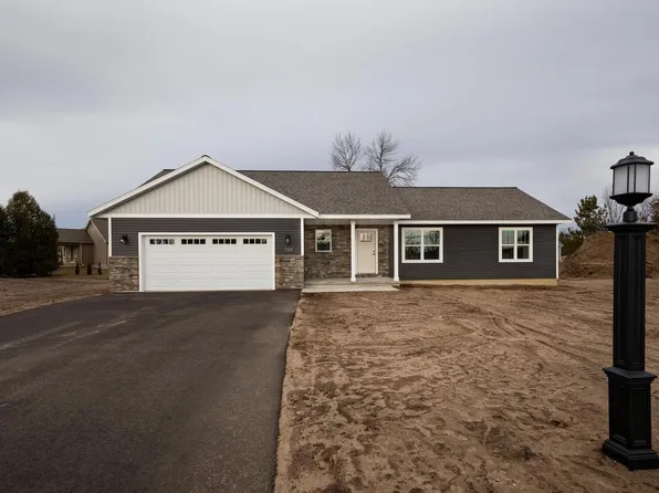 744 Red Sunset Court, Plover, WI 54467