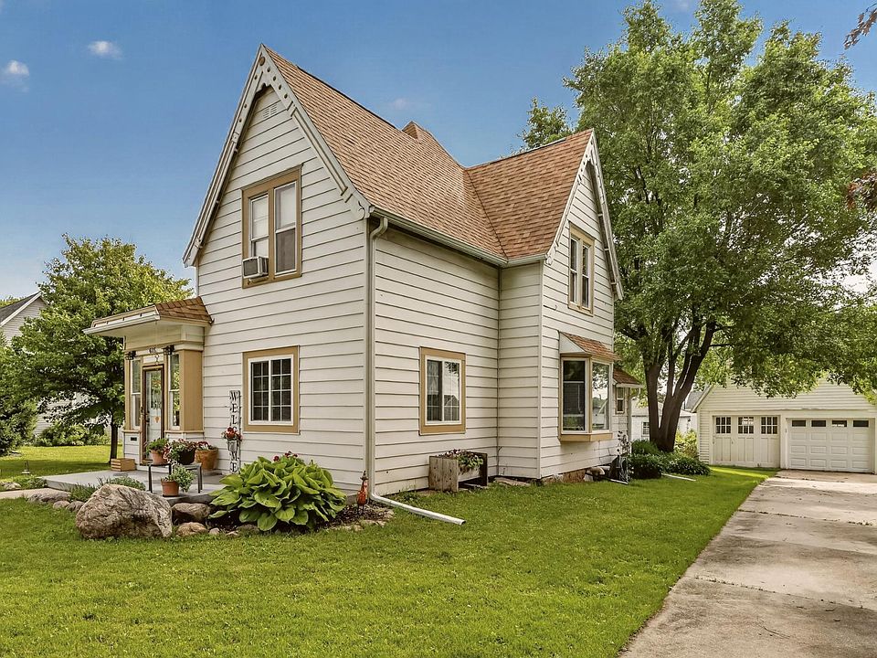 1st image of 605 University Ave