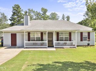 15 Connie Trl, Grantville, GA 30220