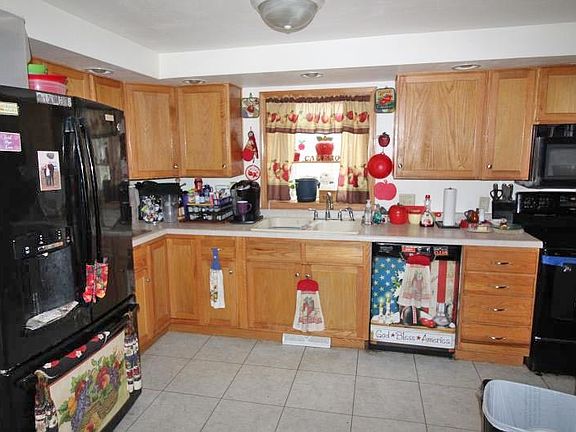 5th image of 402 Brodhead St