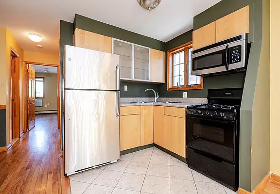 4th image of 15139 18th Ave