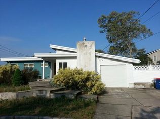 943 Wildwood Rd, New Bedford, MA 02745